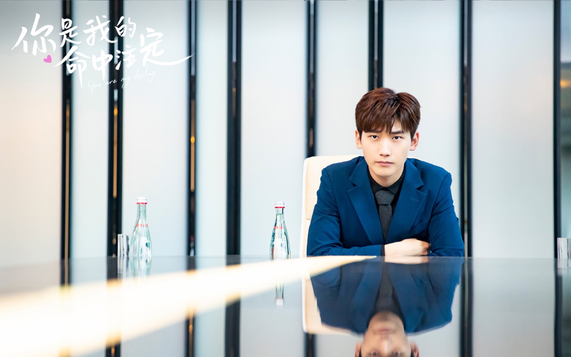 用一粒扣子宣判生死，孔德，那个用荒诞执行使命的球场小丑